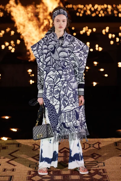 Look 74